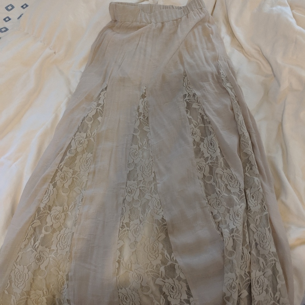 Lace skirt with insert